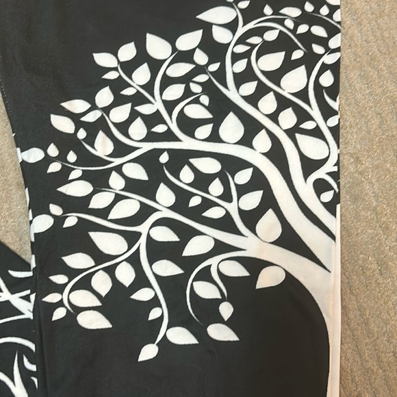 NWT yoga curvy  one size  (12-2x)wishing tree - Picture 4 of 4